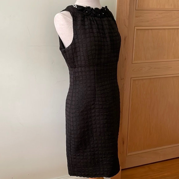 Taylor Black Sleeveless Empire Waist Midi Dress, Size 10 - Picture 6 of 16